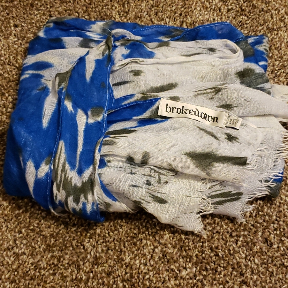 10/$50 Broke down Scarf